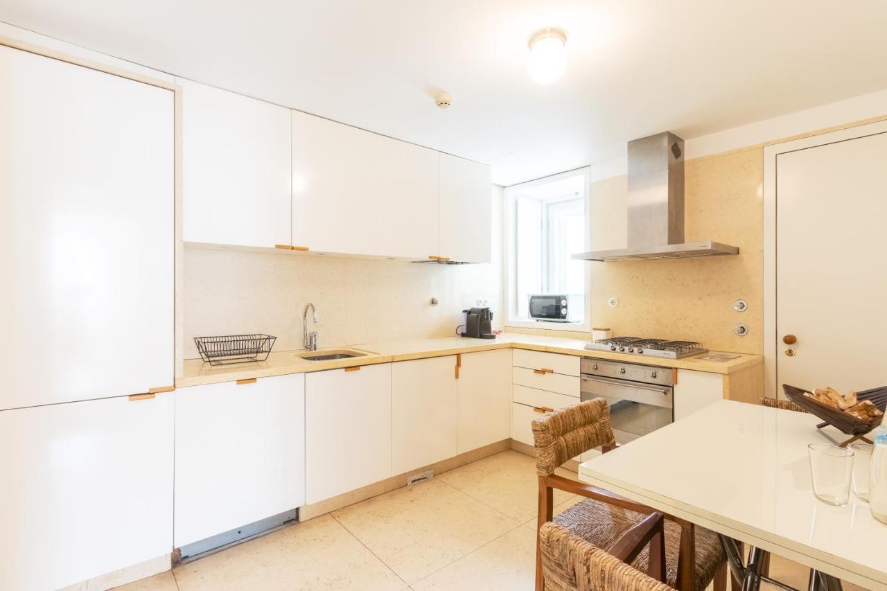 Apartmán Joivy Chiado Self Check-In 2-Br Flat With Parking Lisboa Exteriér fotografie
